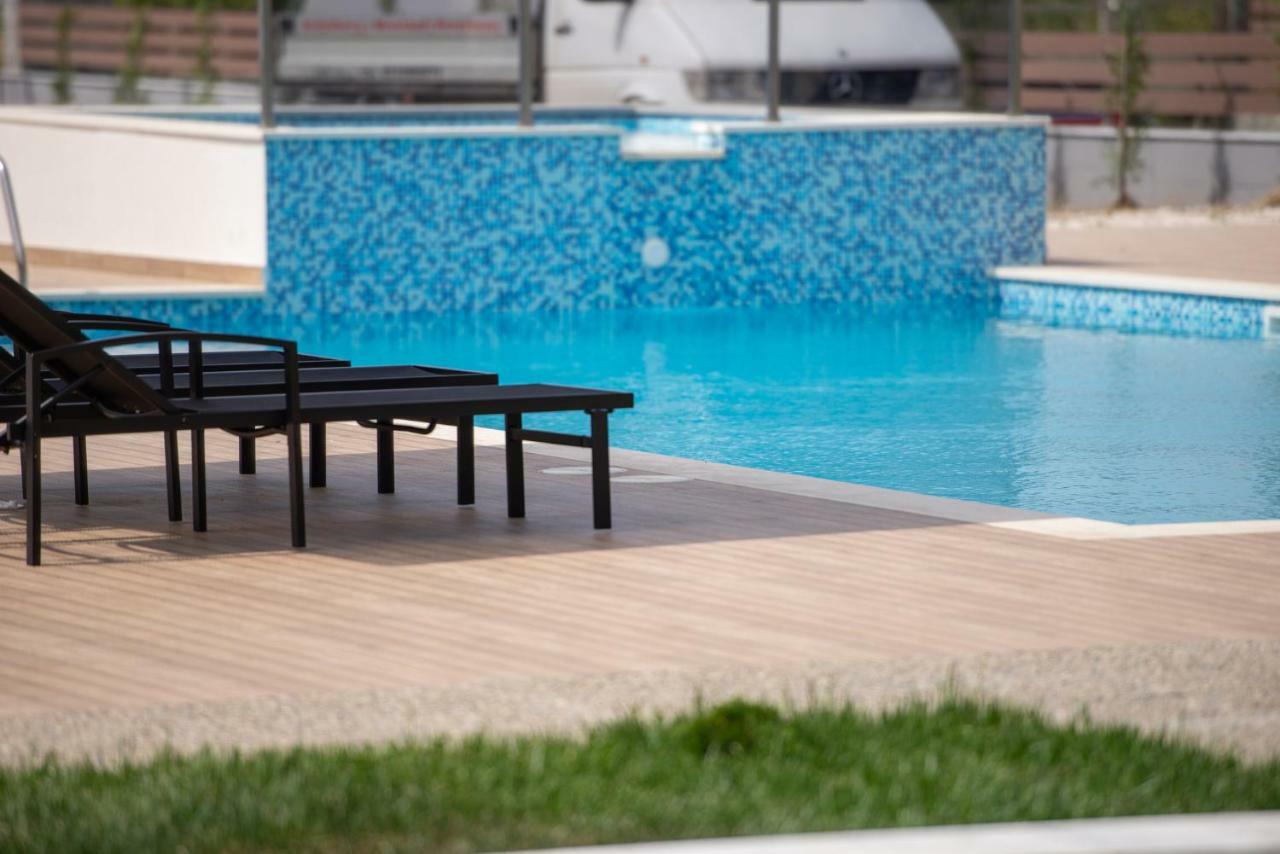 Astra Sarti Luxury Suites ภายนอก รูปภาพ